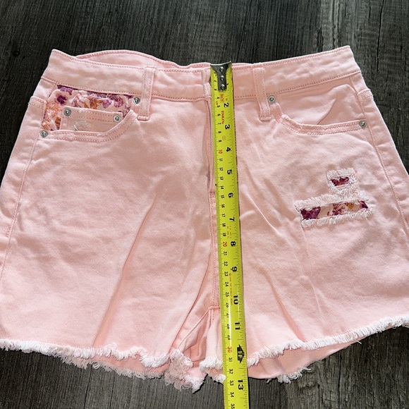 Time and Tru Women's High Rise Denim Shorts - Picture 8 of 9